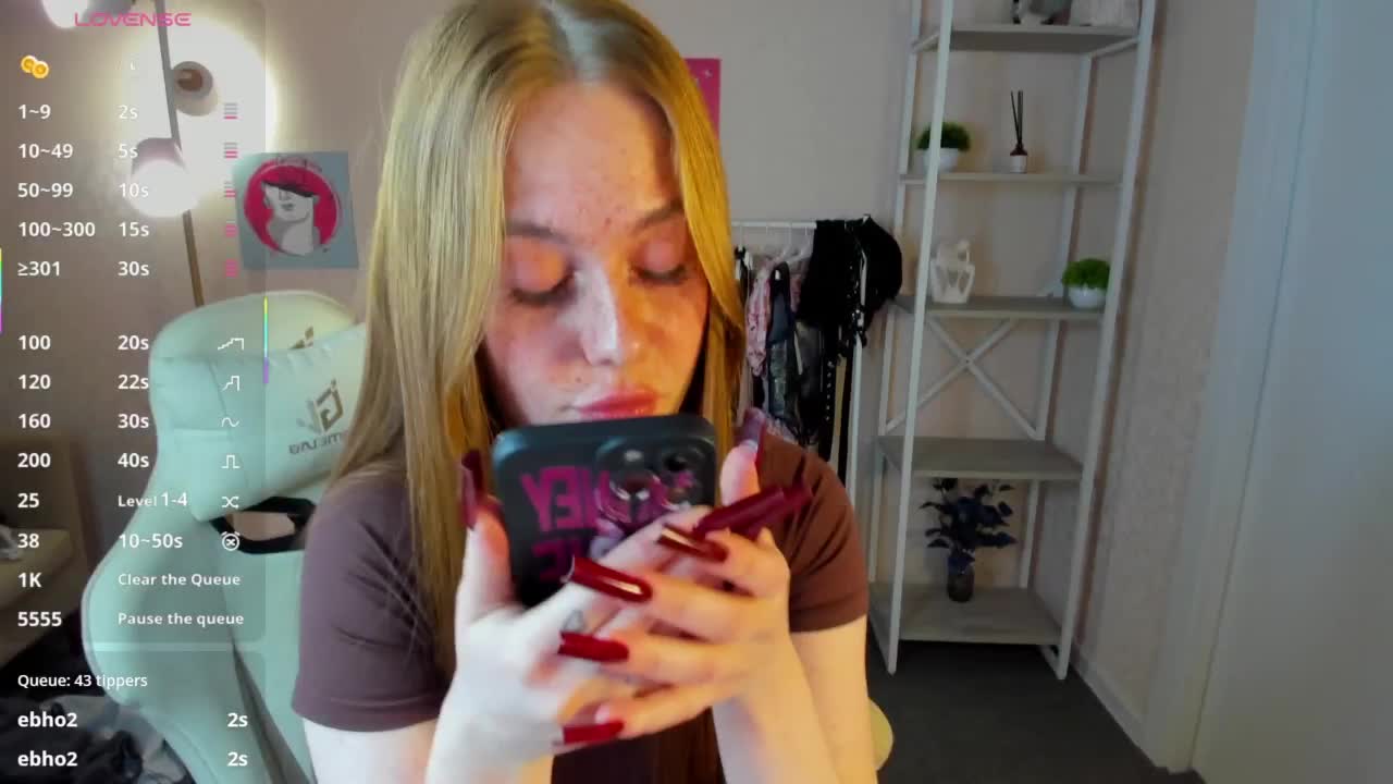 Roxy-Sunny Cam Model Chat October 8, 2025