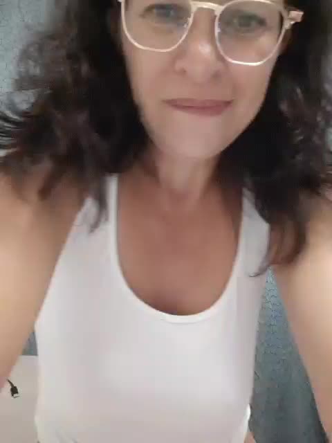 IriskaMai Cam Model Chat October 8, 2025