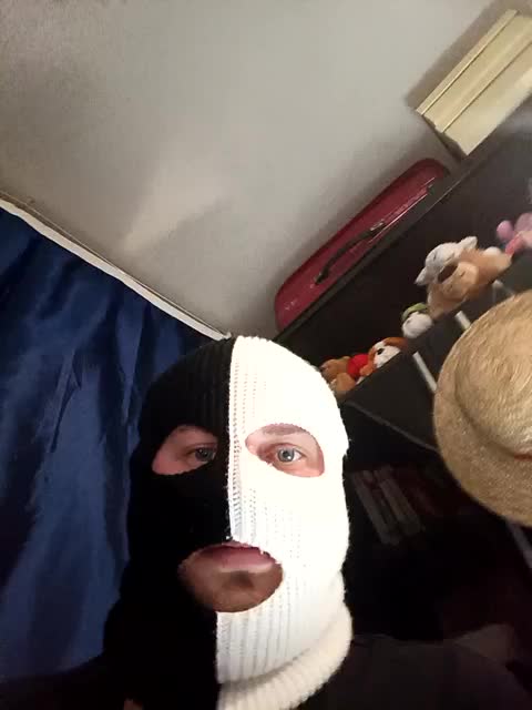 Kiss-Kissaa Cam Model Chat October 8, 2025