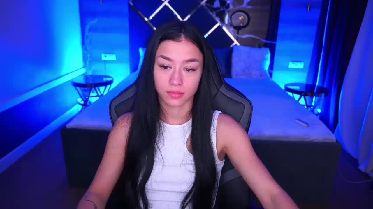 FataleNellie Cam Model Chat October 8, 2025