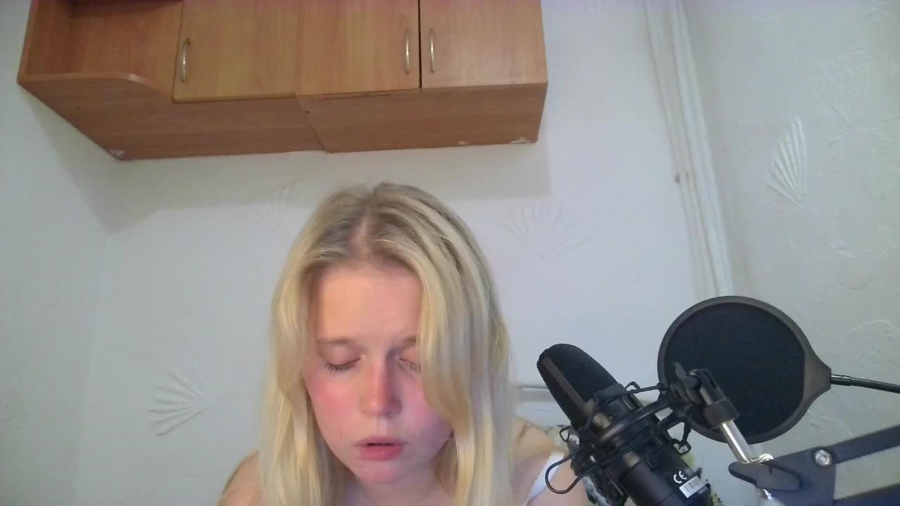 Pionchick Cam Model Chat October 8, 2025