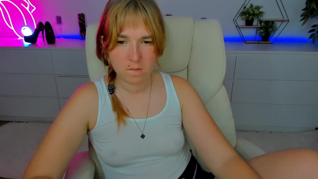 SofiiDarling Cam Model Chat October 8, 2025