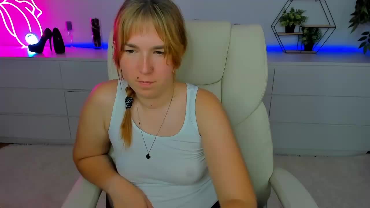 SofiiDarling Cam Model Chat October 8, 2025