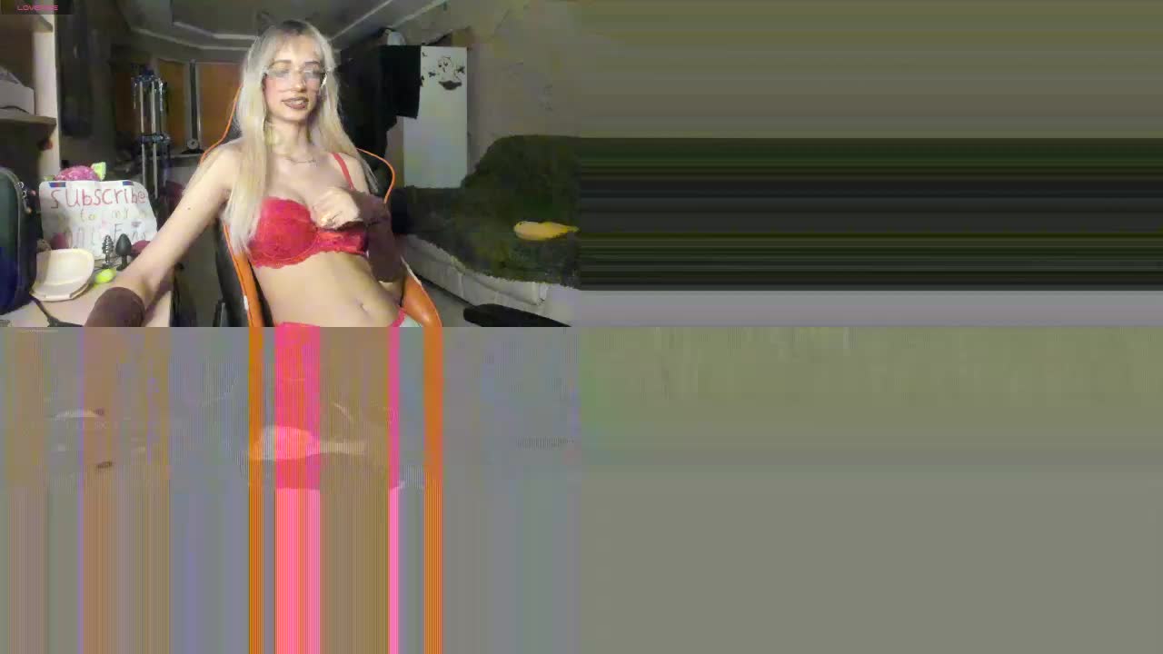 CamDragonic24 Cam Model Chat October 8, 2025