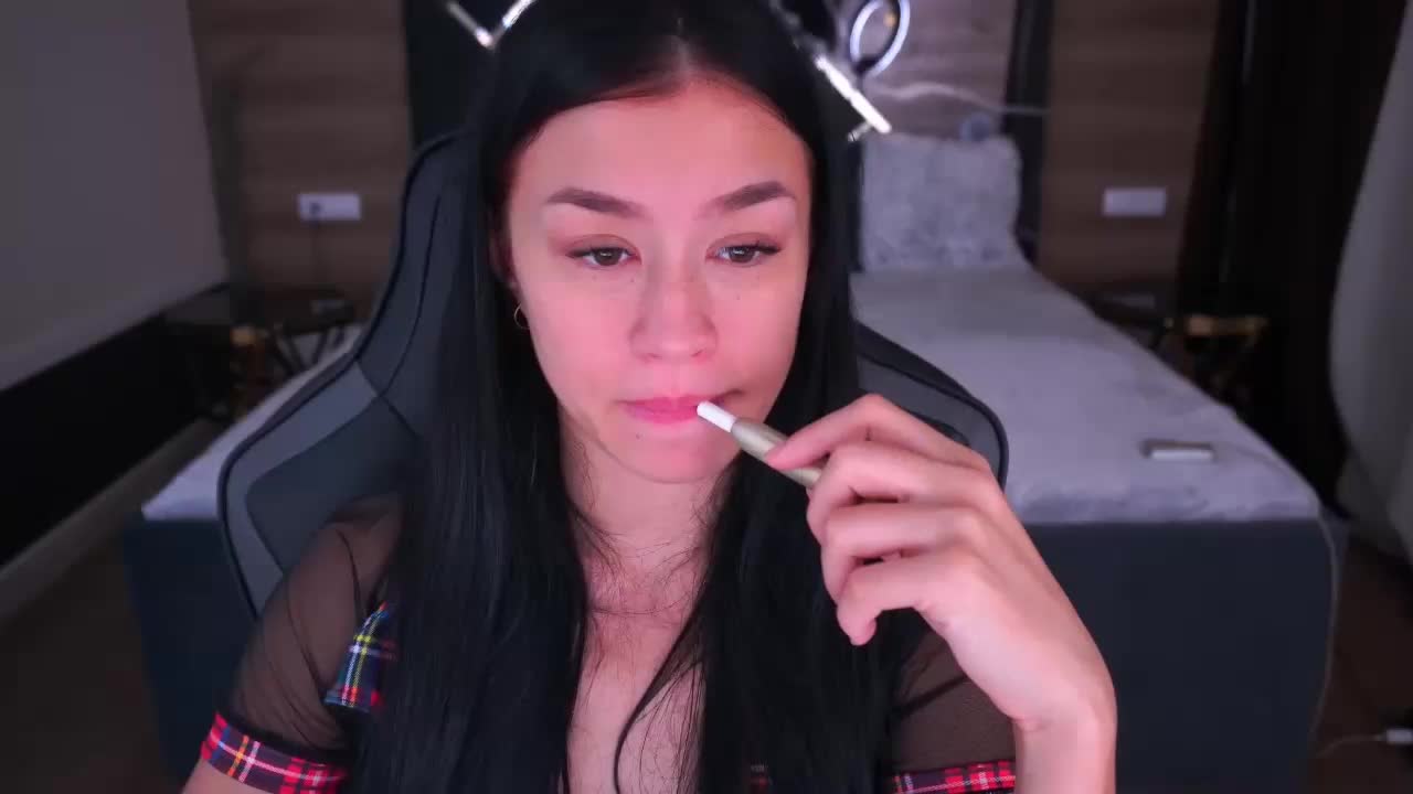 FataleNellie Cam Model Chat October 8, 2025