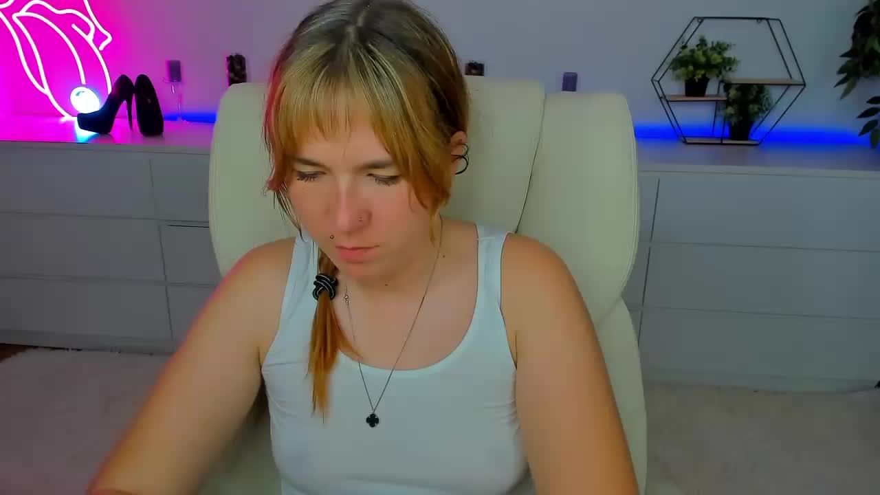 SofiiDarling Cam Model Chat October 8, 2025