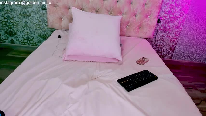 Akilla_Queen Cam Model Chat October 8, 2025