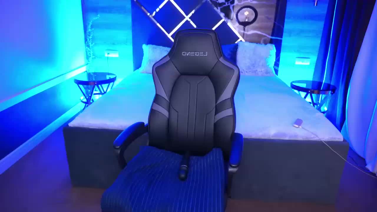 FataleNellie Cam Model Chat October 8, 2025