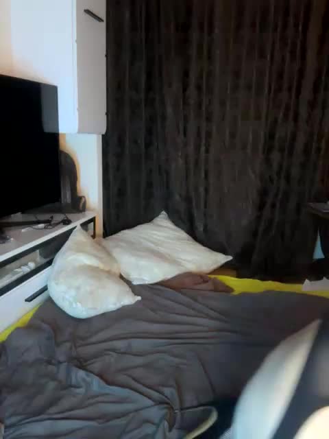 Vertigo1907 Cam Model Chat October 8, 2025