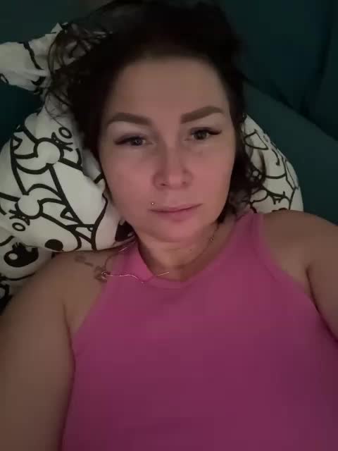 Olli2431 Cam Model Chat October 8, 2025