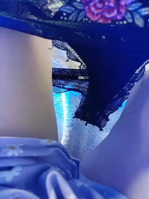 Piff_Pawlady Cam Model Chat October 8, 2025