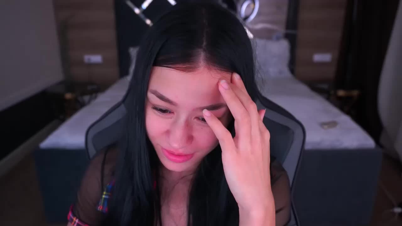 FataleNellie Cam Model Chat October 8, 2025