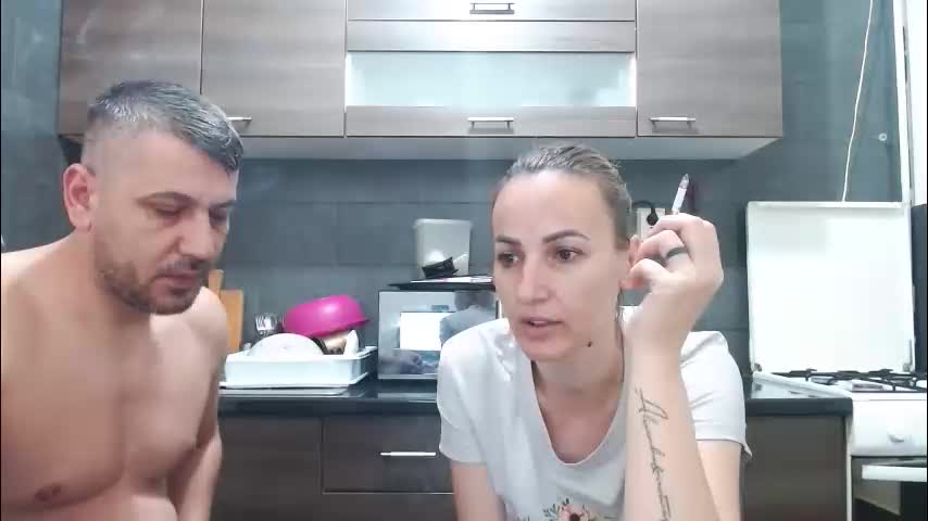 no_limit_coupl3 Cam Model Chat October 8, 2025