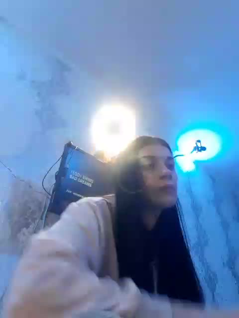 Luna29a Cam Model Chat October 8, 2025