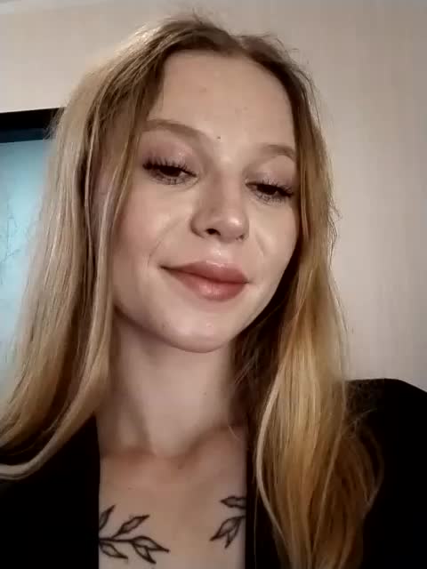 1biscuit1 Cam Model Chat October 8, 2025