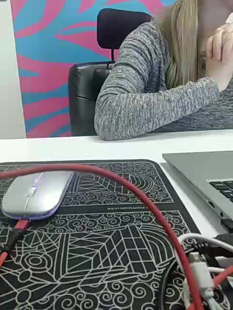 Xo4y-Tpax Cam Model Chat October 8, 2025