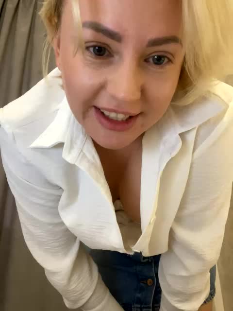 CozySandra Cam Model Chat October 8, 2025