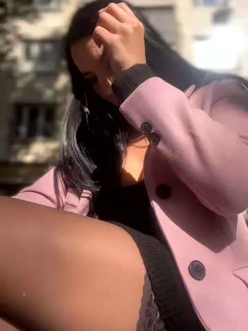 Roxana-Sexy Cam Model Chat October 8, 2025