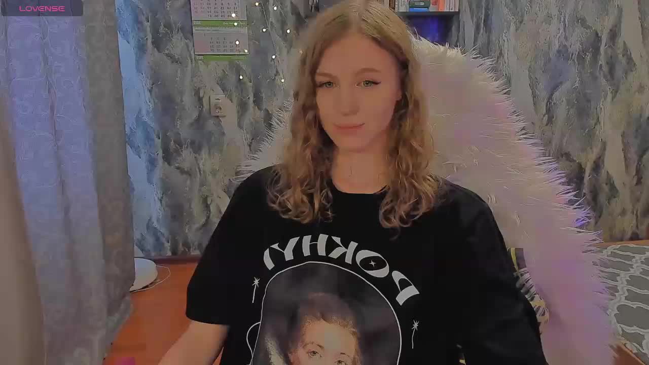 JuxxxsyBunx Cam Model Chat October 8, 2025