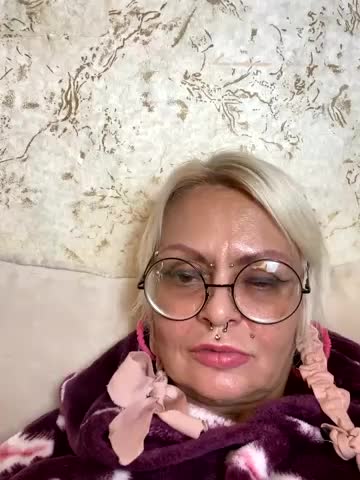 Gardener_of_Illusions Cam Model Chat October 8, 2025