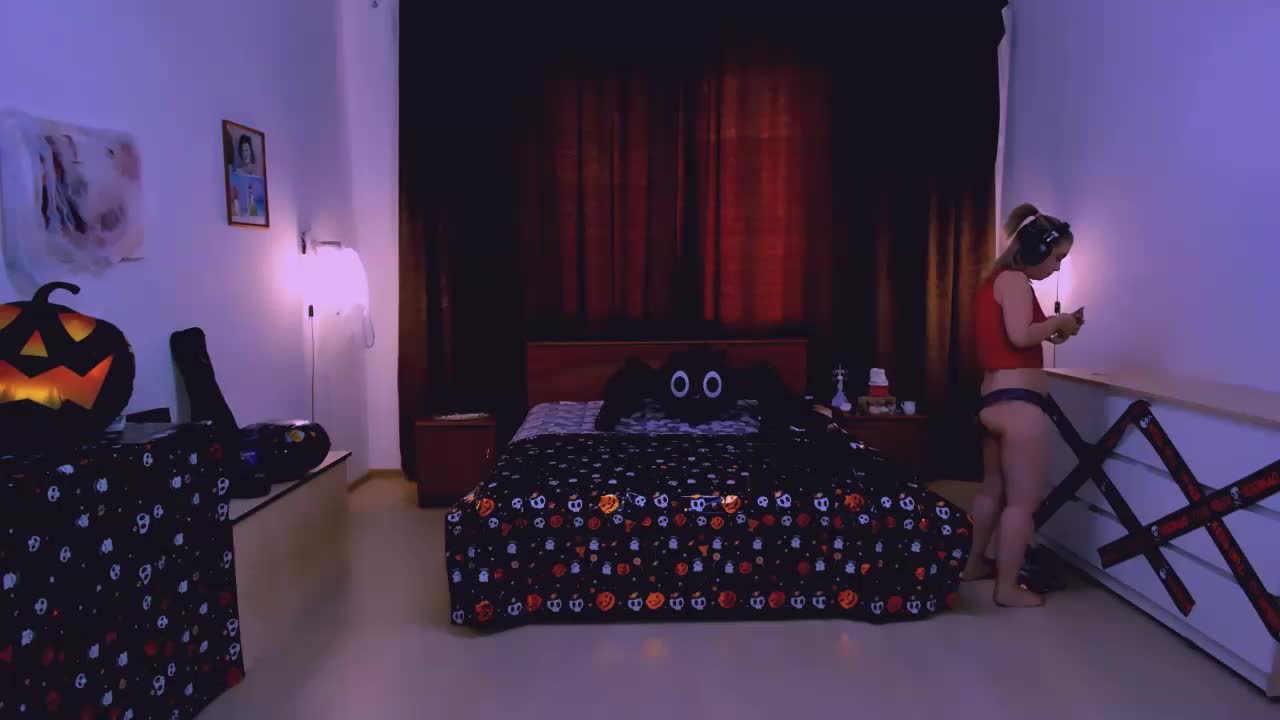 BabyNicole Cam Model Chat October 8, 2025