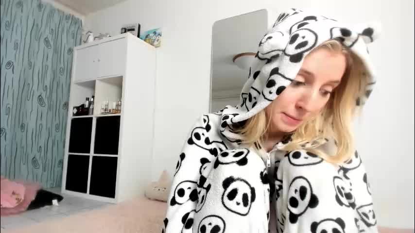 kenziedawton Cam Model Chat October 8, 2025