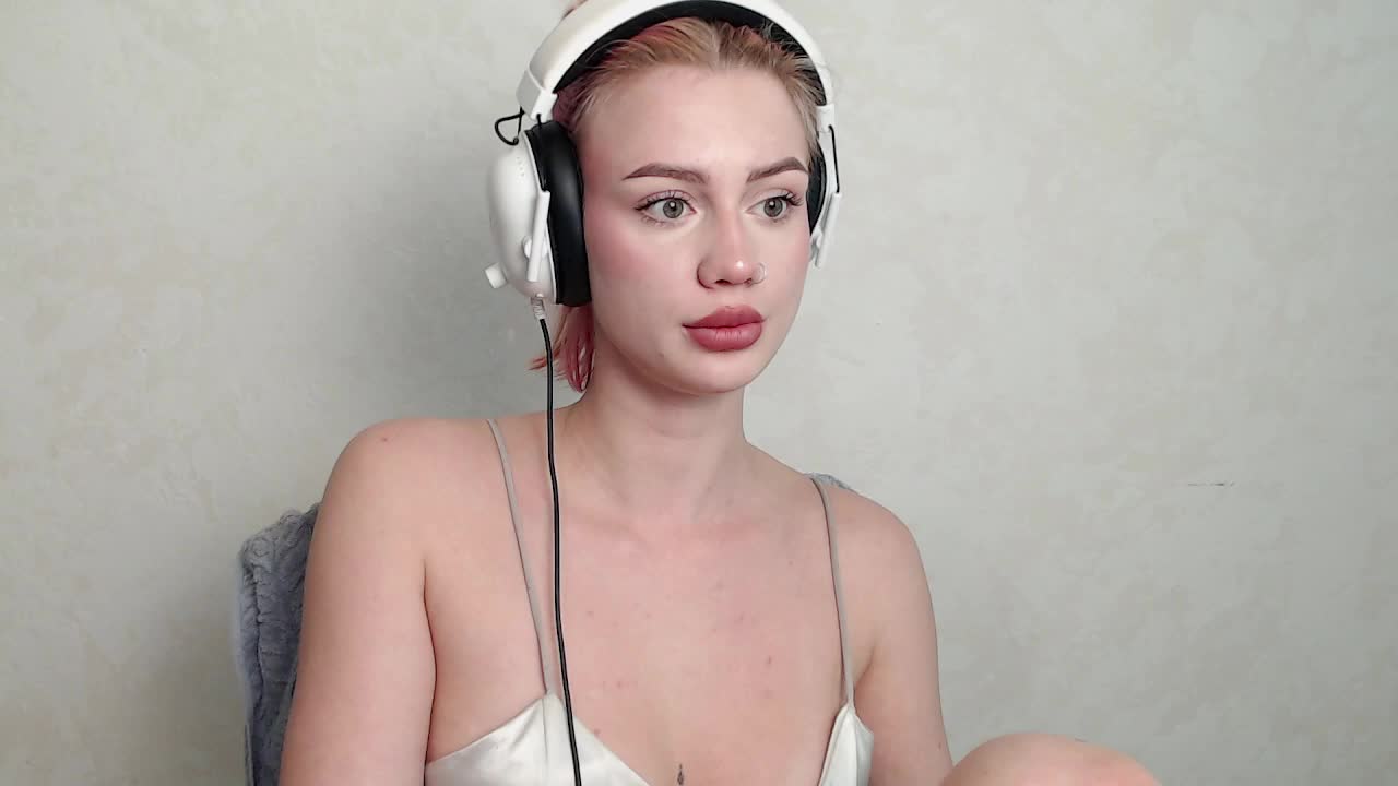 Ice-hot Cam Model Chat October 8, 2025