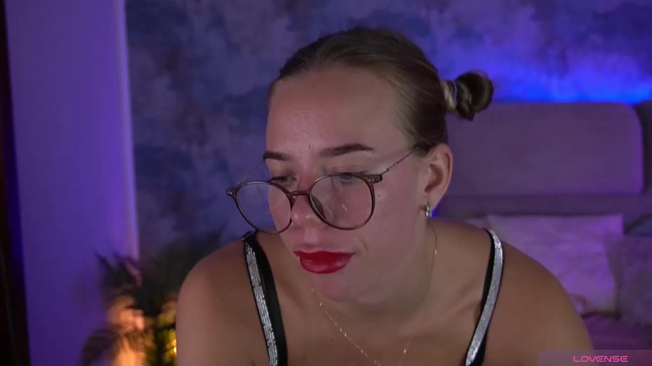 SexyIrinka Cam Model Chat October 8, 2025