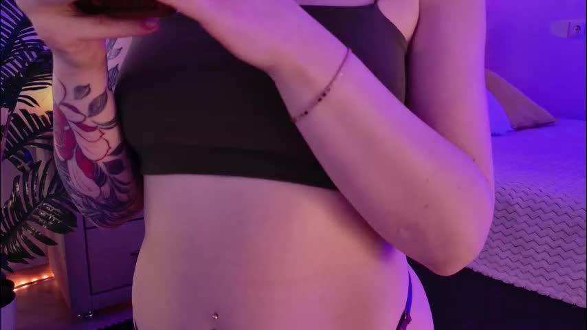 gwenhilton Cam Model Chat October 8, 2025