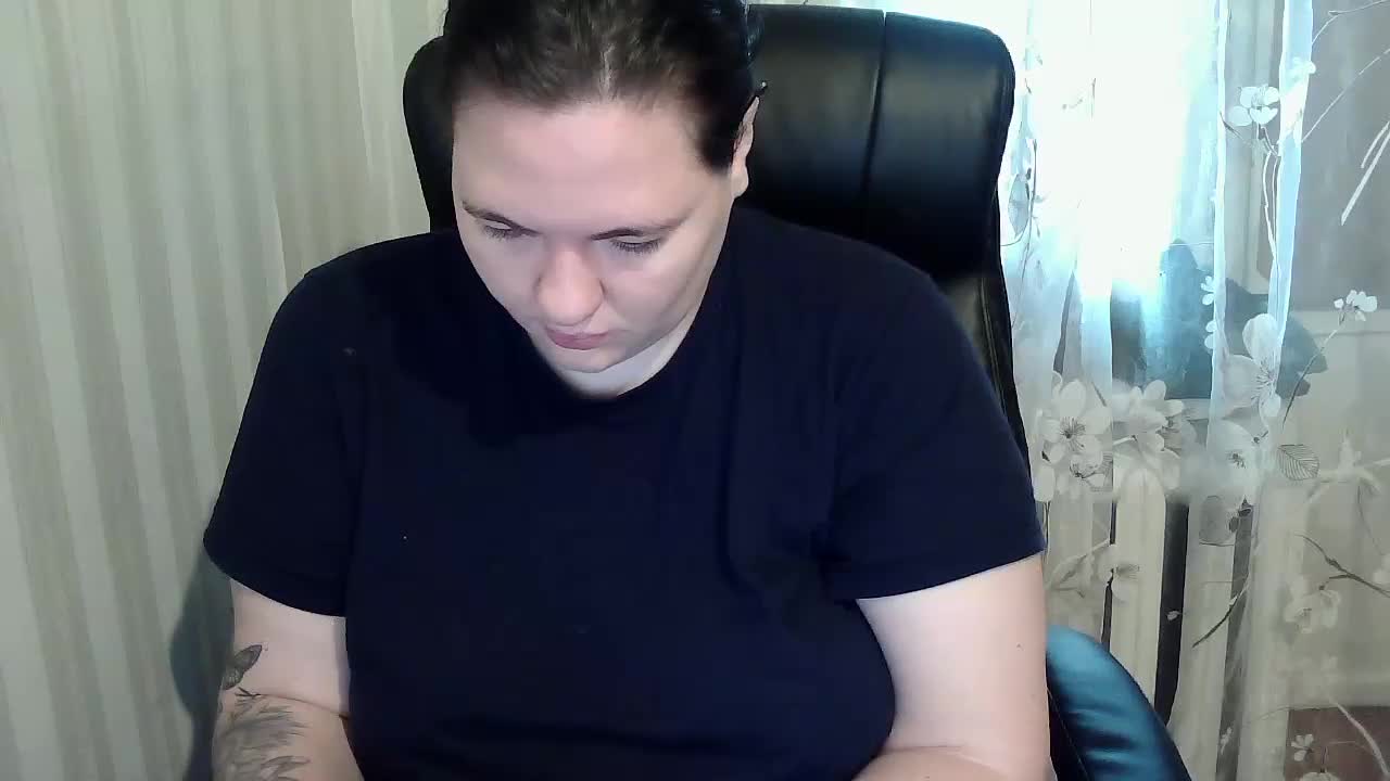 XLisaBlueX Cam Model Chat October 8, 2025