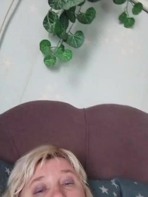 MerellinFicus Cam Model Chat October 8, 2025