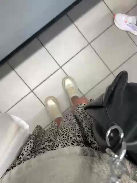 Karolina_Milf Cam Model Chat October 8, 2025