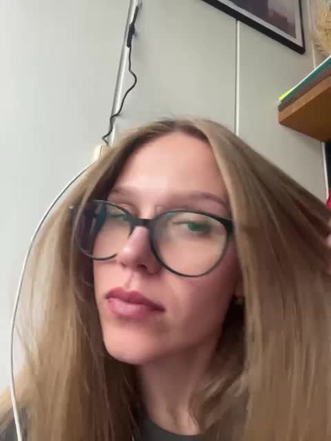 Milana22a Cam Model Chat October 8, 2025