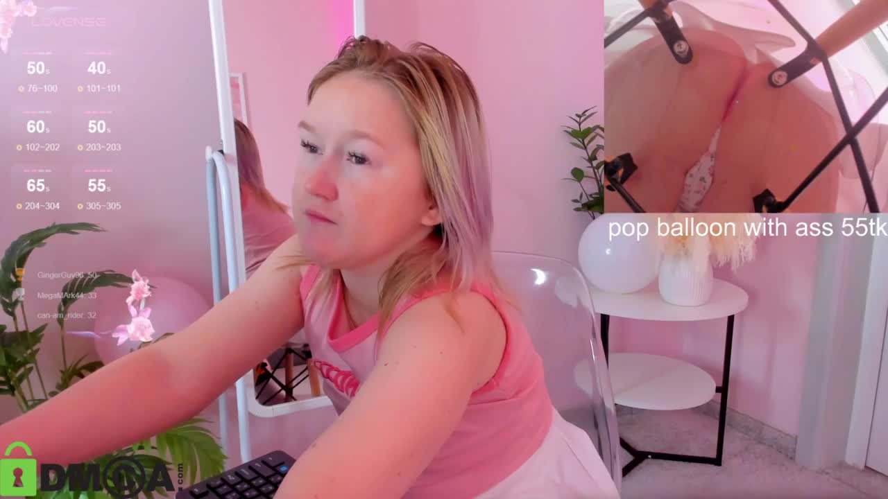 Sara-Moor Cam Model Chat October 8, 2025