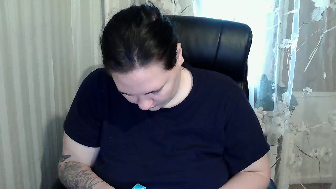 XLisaBlueX Cam Model Chat October 8, 2025