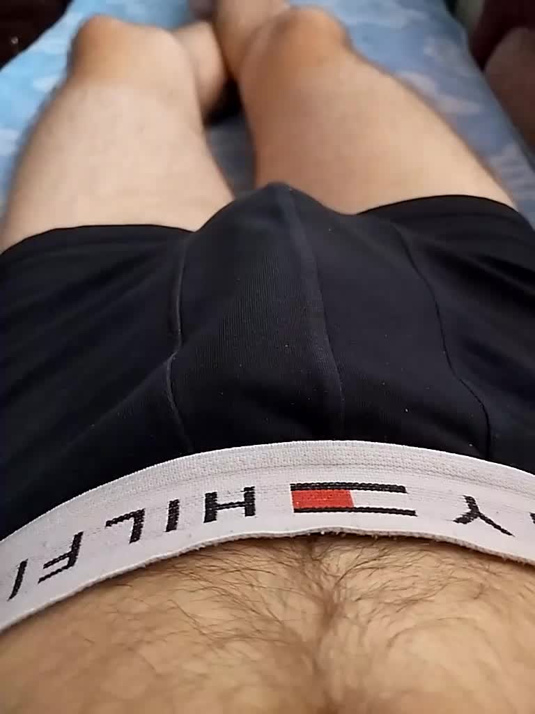 Mickey_17 Cam Model Chat October 8, 2025