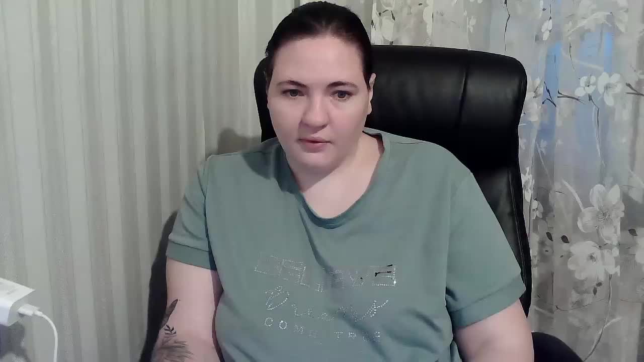 XLisaBlueX Cam Model Chat October 8, 2025