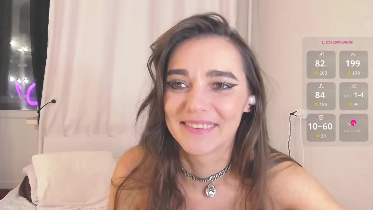 -MARIDRAGON- Cam Model Chat October 8, 2025