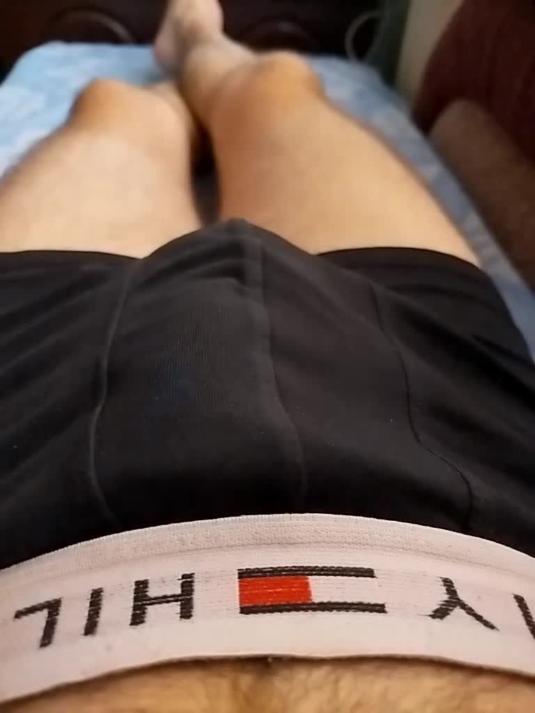 Mickey_17 Cam Model Chat October 8, 2025