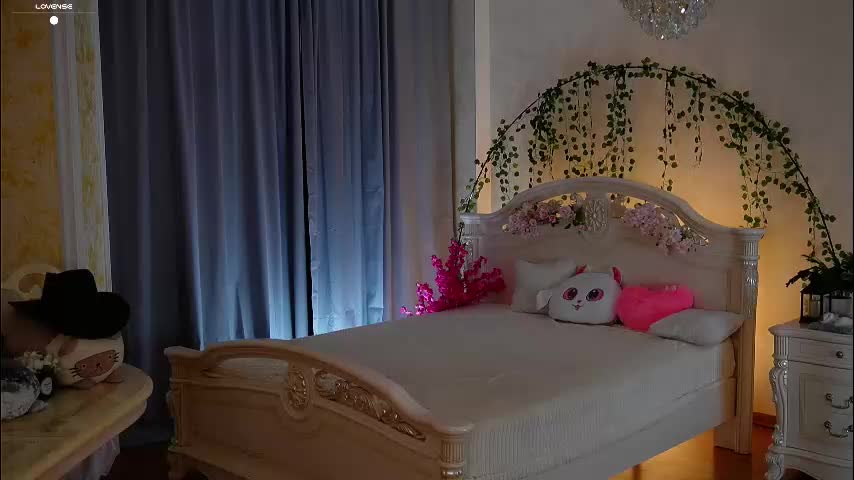 burnletitallburn Cam Model Chat October 8, 2025