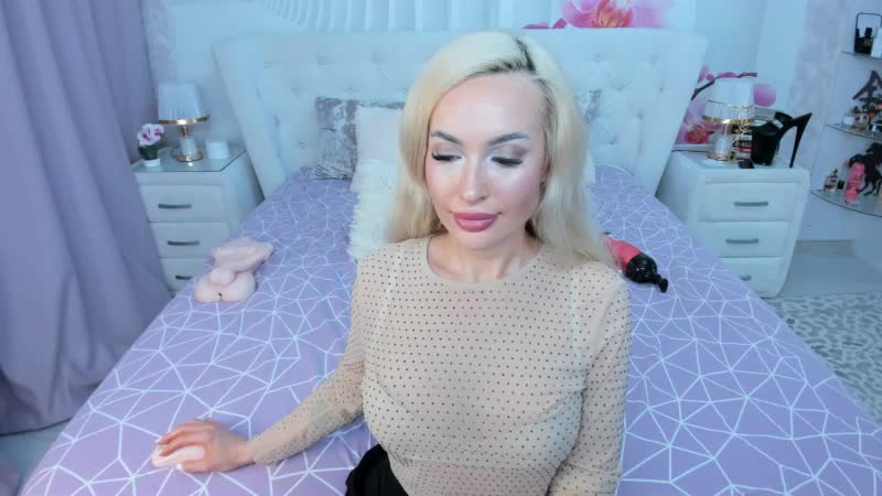 HottieSweetBritney Cam Model Chat October 8, 2025