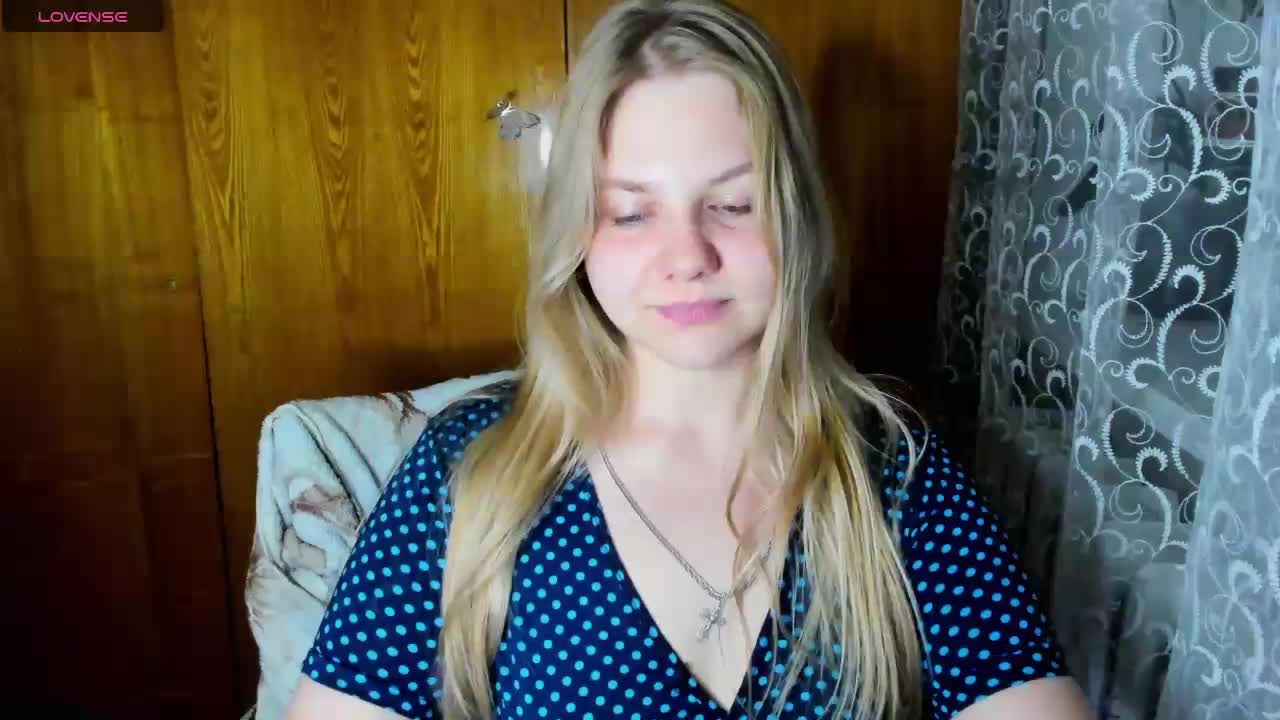 Emma-Frizea Cam Model Chat October 8, 2025