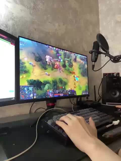 BabyRoro Cam Model Chat October 8, 2025