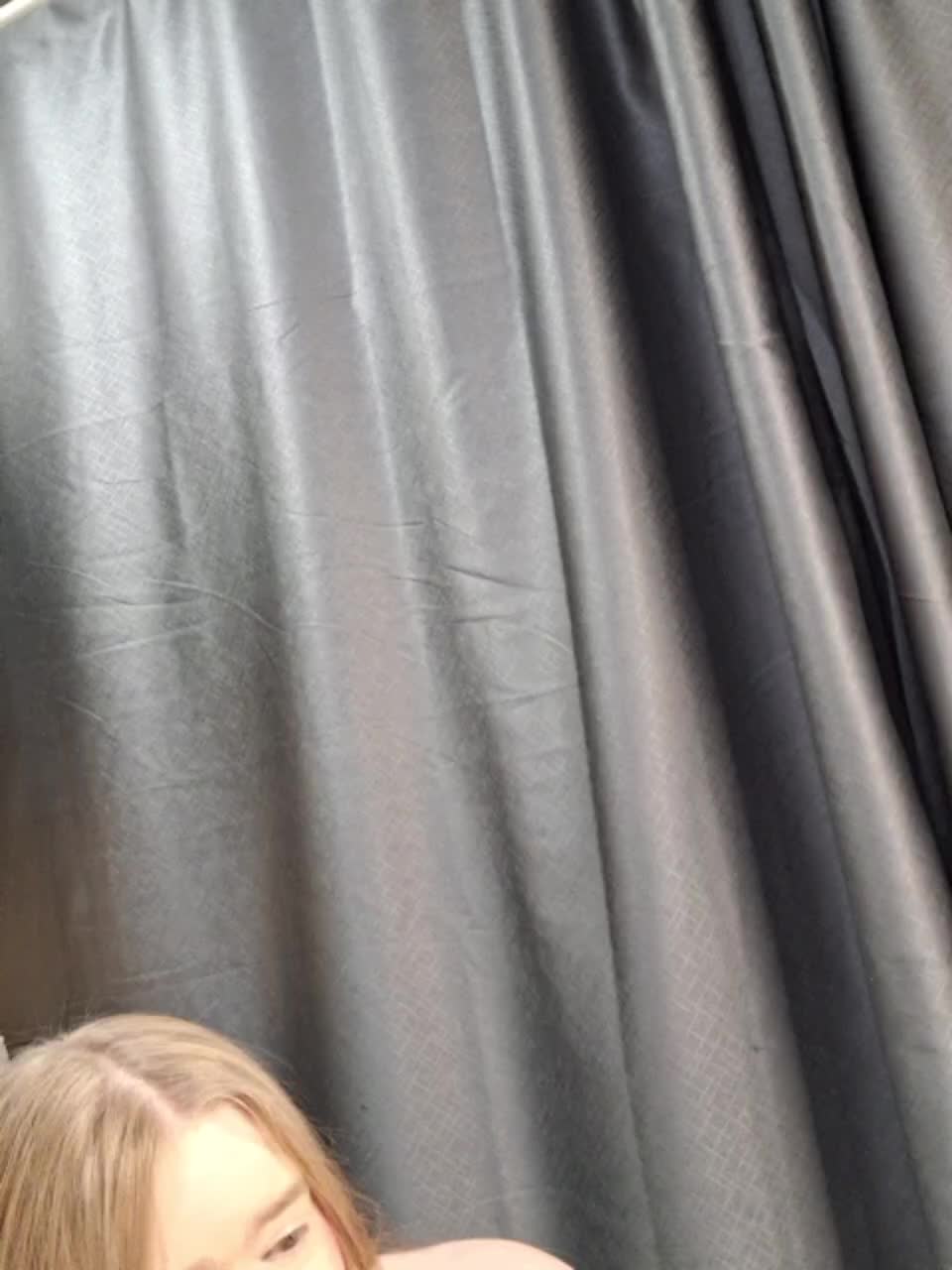 -scyrim- Cam Model Chat October 8, 2025