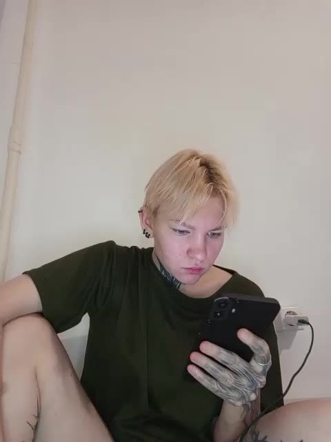 Zhenyya- Cam Model Chat October 8, 2025