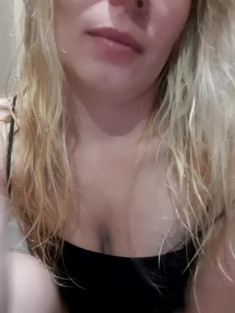 -nelya- Cam Model Chat October 9, 2025