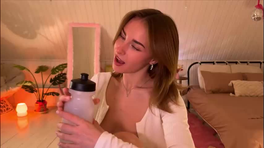 uwunikaa Cam Model Chat October 9, 2025