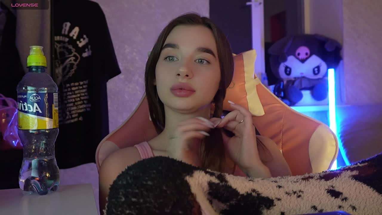 _Polly_ Cam Model Chat October 9, 2025