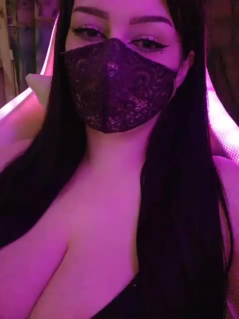 IIVII Cam Model Chat October 9, 2025