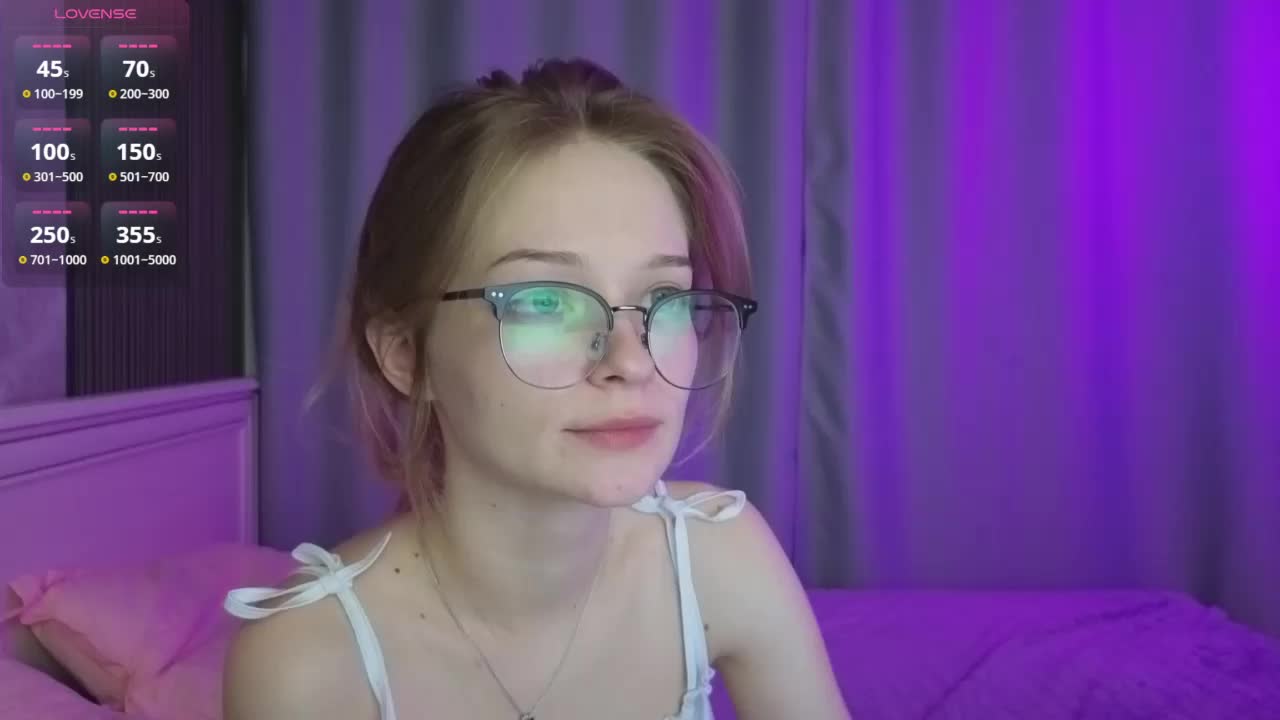 vialeta-baby Cam Model Chat October 9, 2025